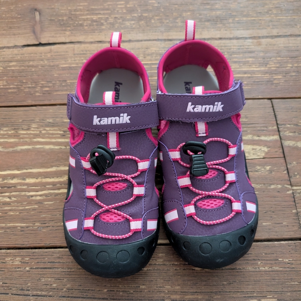 NWOT kamik mantaray girls outdoor sandals in size 3 purple/pink